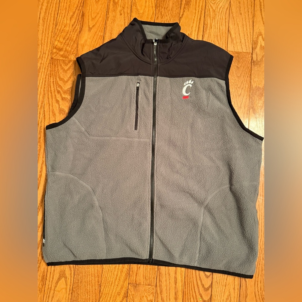 Cincinnati Bearcats Cutter & Buck Cascade Eco Sherpa Fleece Mens XL Gray